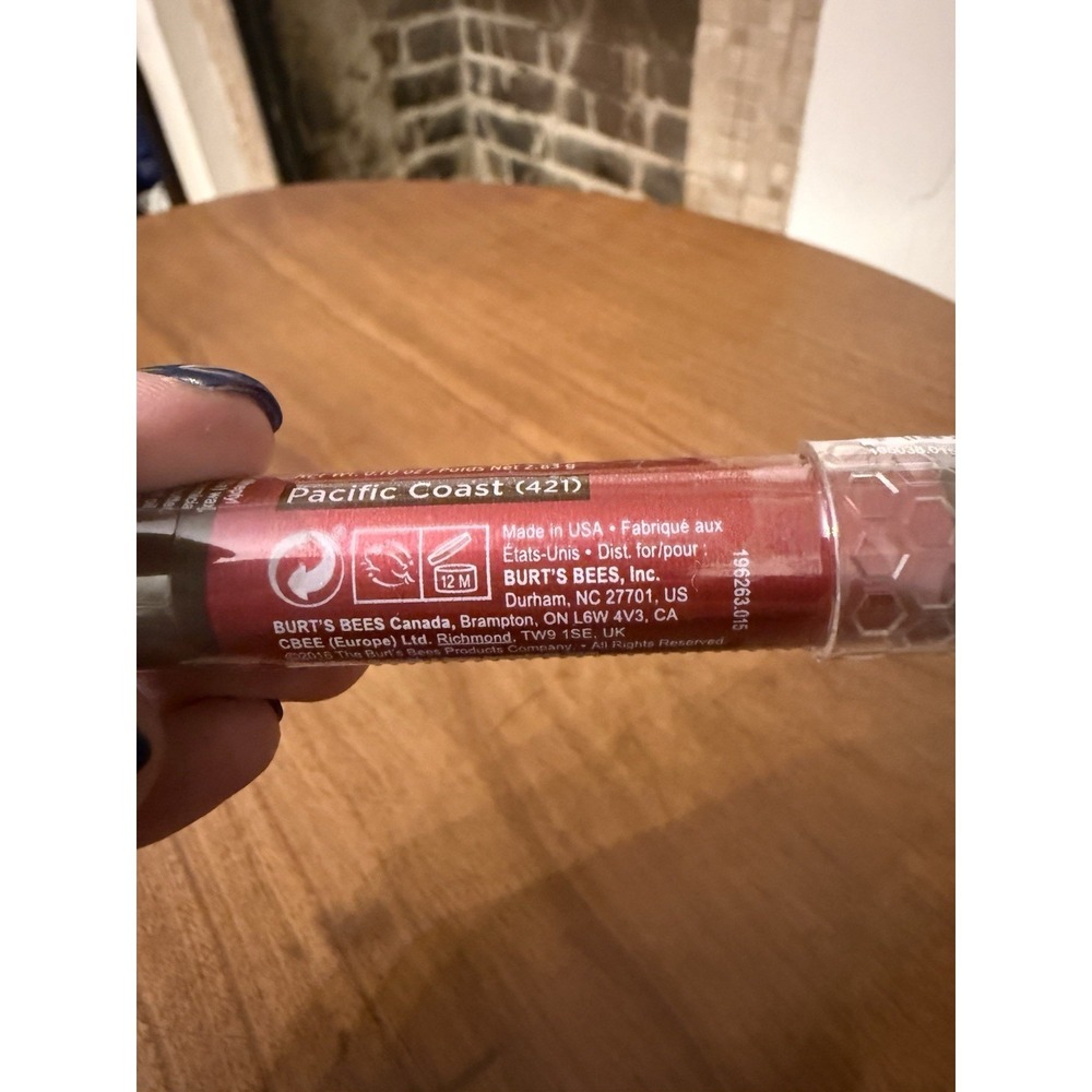 (1) Burt's Bees Lip Crayon Pacific Coast 421 100% Natural Gloss New Sealed - Picture 5 of 8